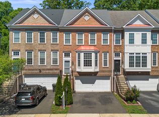 17572 Victoria Falls Dr, Dumfries, VA 22025