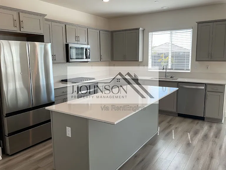 1160 Richardson Rd — Photo 2
