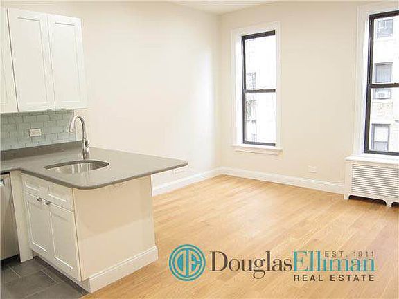 2nd image of 16 W 76th St APT 5R