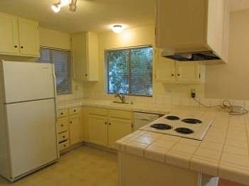 4th image of 1705 Eastbrook Ct