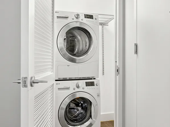 432 West 52nd Street image 12 of 15