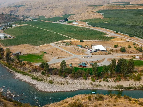 385 Highway 153, Pateros, WA 98846