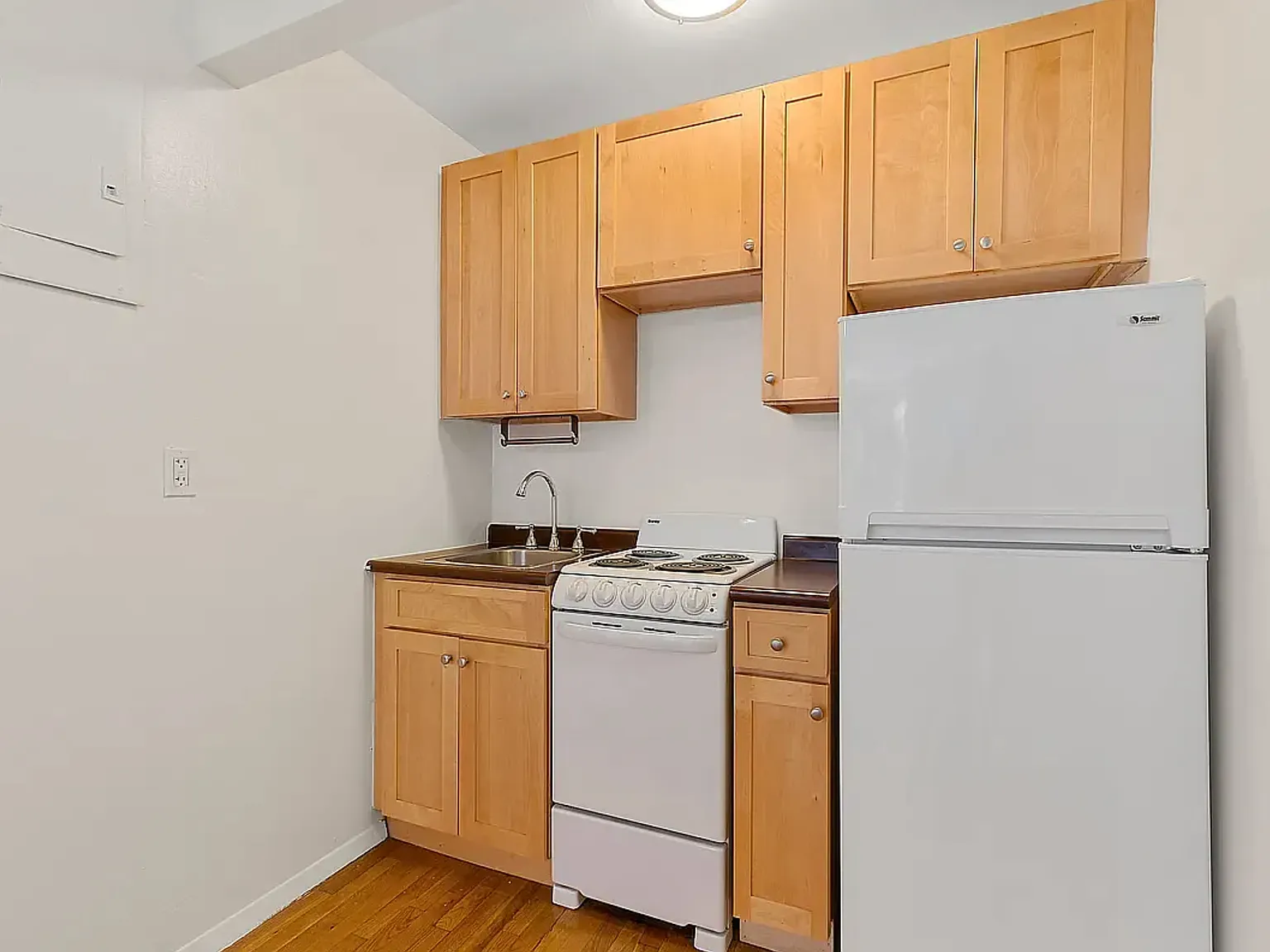 434 West 19th Street — Photo 4