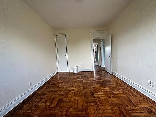 5th image of 176 Clarkson Ave #2C