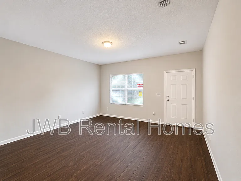 8520 Cocoa Ave — Photo 5