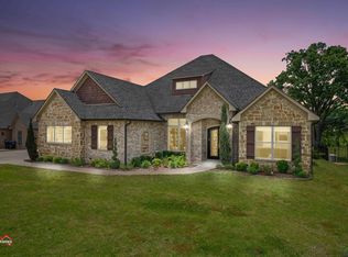 2903 Fairway Oaks Ln, Longview, TX 75605