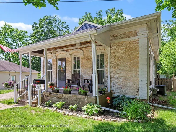 215 Torrey St, Grand Ledge, MI 48837