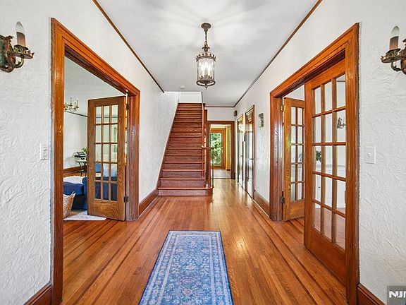 4th image of 157 Sussex Road