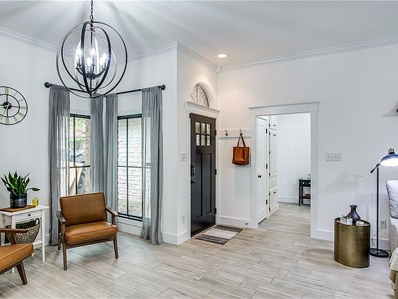 4th image of 2200 Falcon Dr
