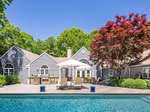 2 Woodhollow Dr, East Hampton, NY 11937