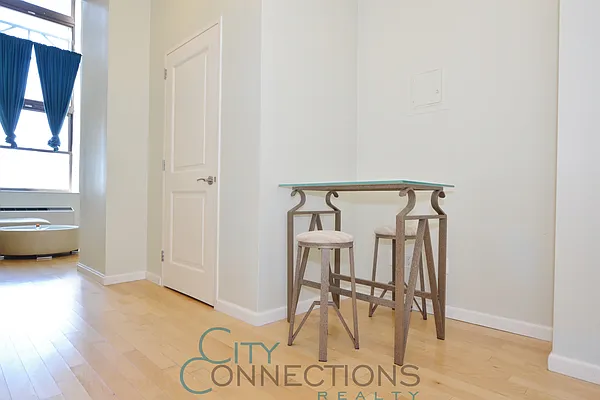 Rented by City Connections Realty | media 20