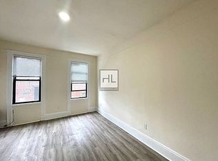 51-28 35th St #2B, Long Island City, NY 11101