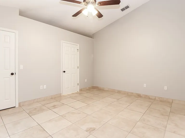 1932 Peridot Cir — Photo 11