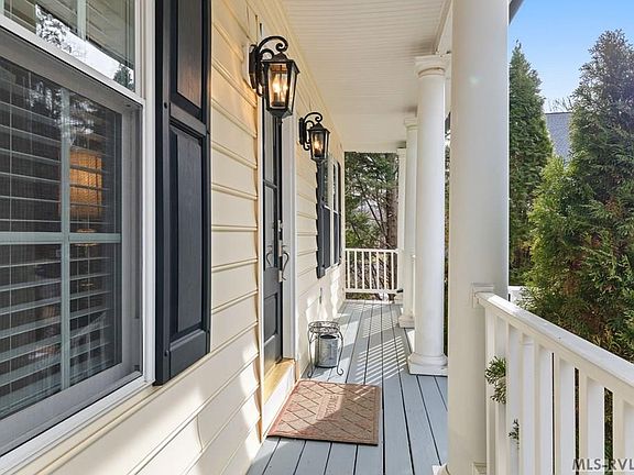 3rd image of 242 Lakewoods Dr