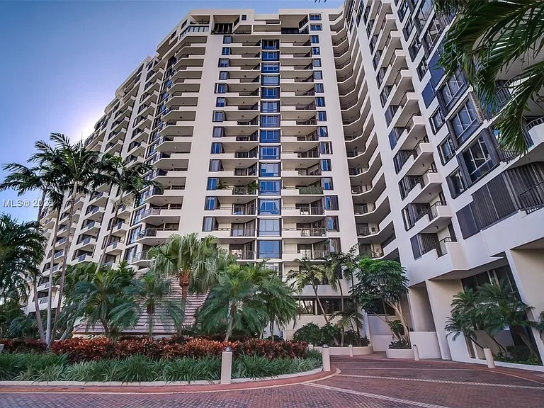 520 Brickell Key Dr #A914 — Photo 23