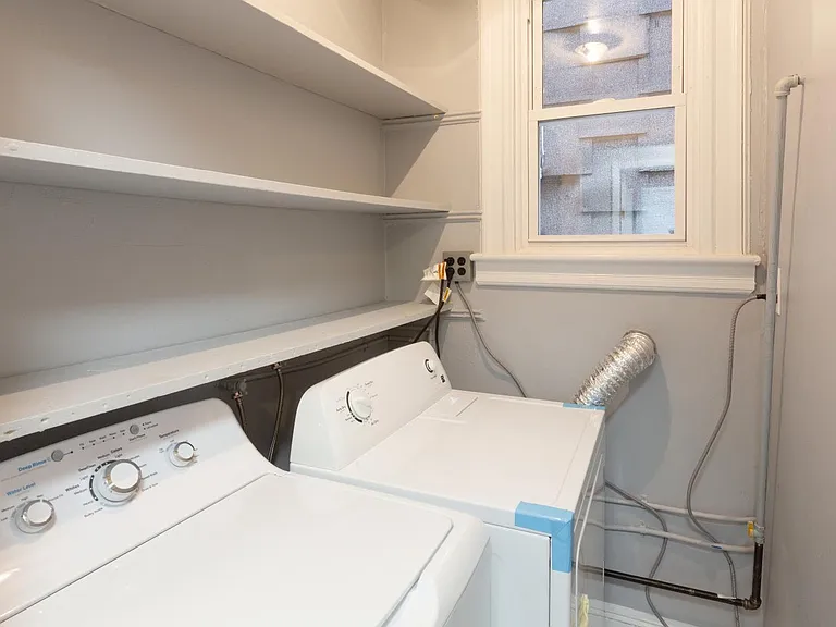 131 Grace St #2 — Photo 6