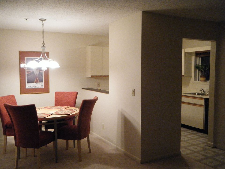 2nd image of 18 Cedar Pond Ln