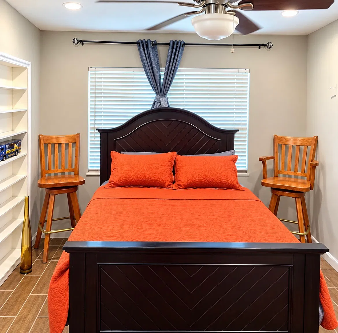 5 bed, 1260 sqft, $2,780 — Photo 2