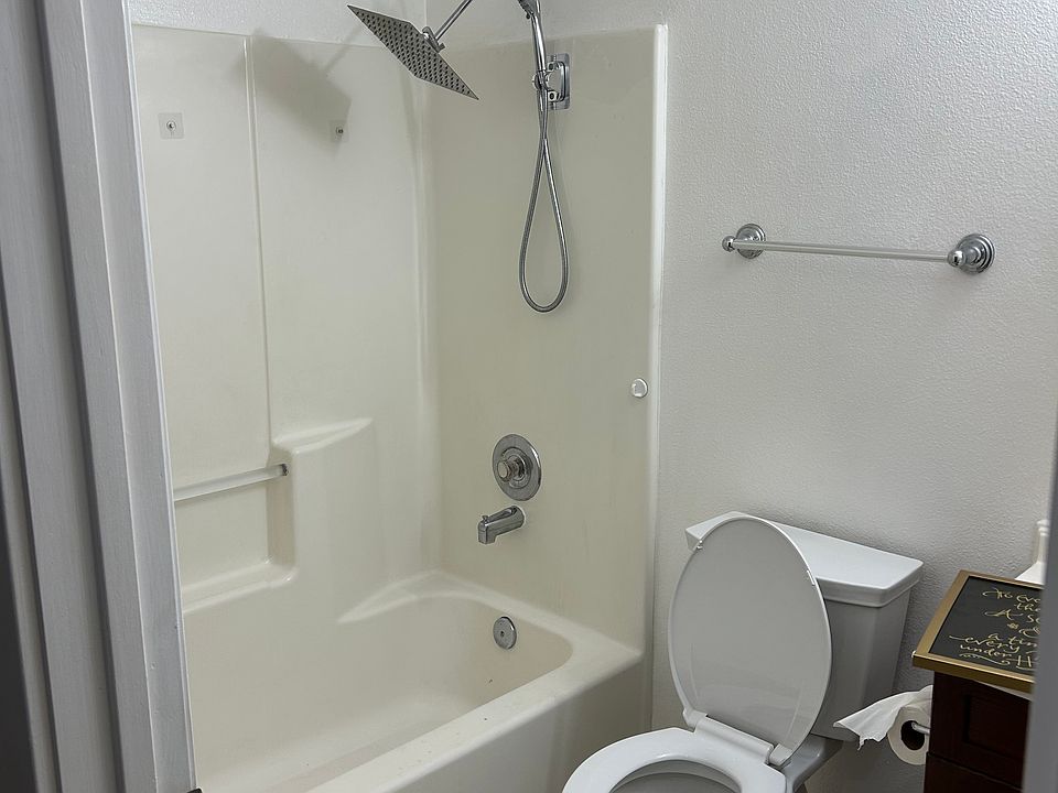 1st image of 607 29th St SE APT C1