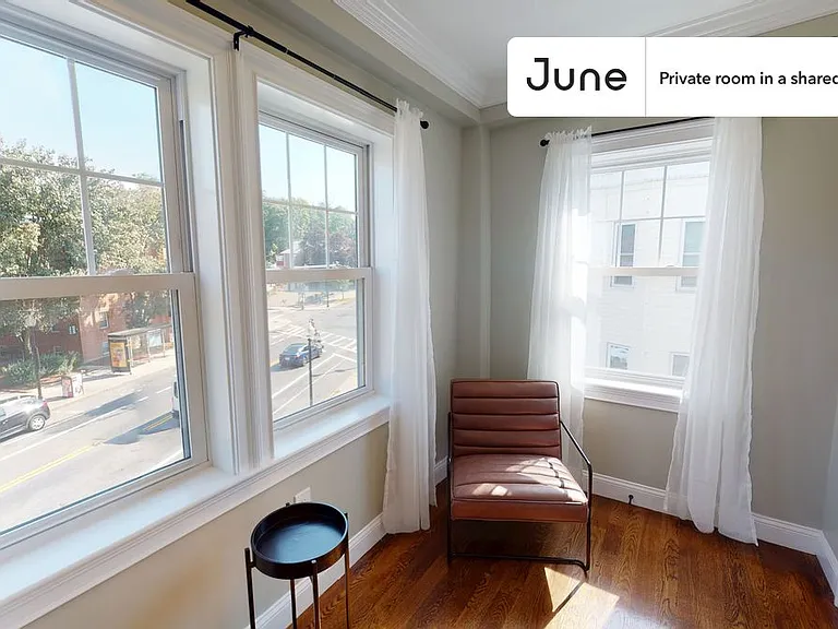 490 Washington St #C — Photo 6