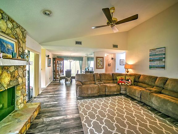 5th image of 124 Fox Fire Cir