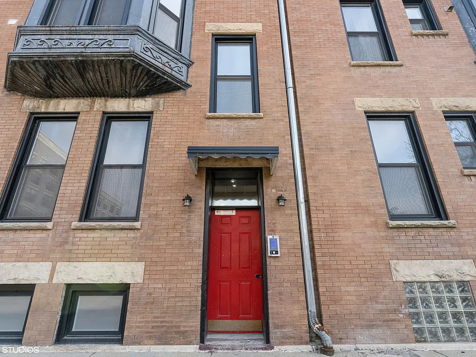 1456 W Fletcher St #2R