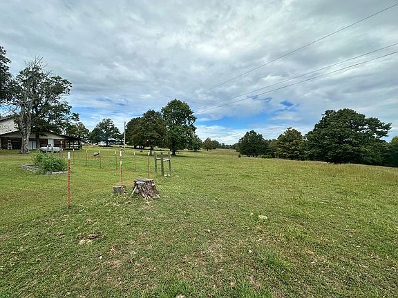 5th image of 516 Bradley Ridge Rd
