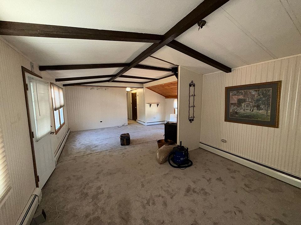 1st image of 75 Crown Dr