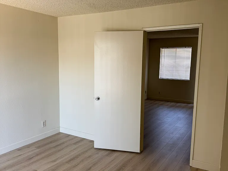 2418 N Naomi St #204 — Photo 6