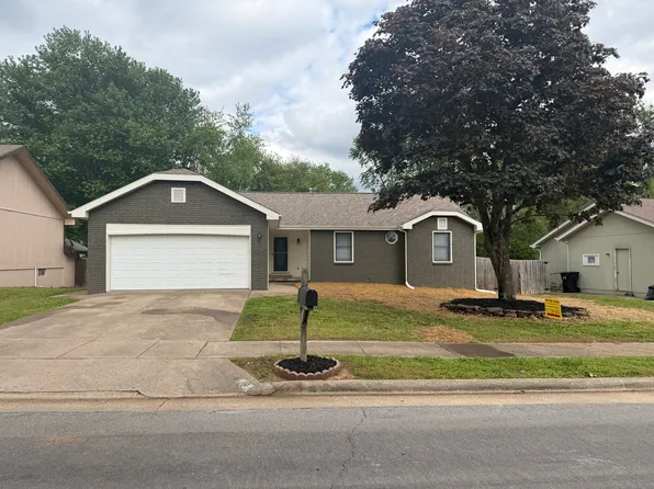 2102 S Todd Ave, Springfield, MO 65807