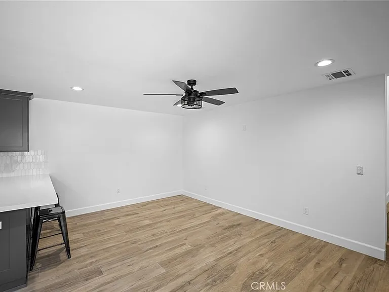 13721 Pierce St — Photo 10