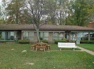 6220 Wildrose Ln, Fort Gratiot, MI 48059