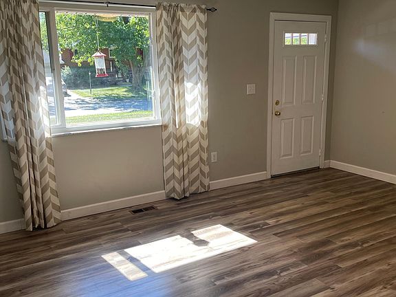 3rd image of 1037 Romanus Dr