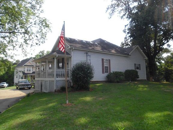 2nd image of 14 Geneva Ln