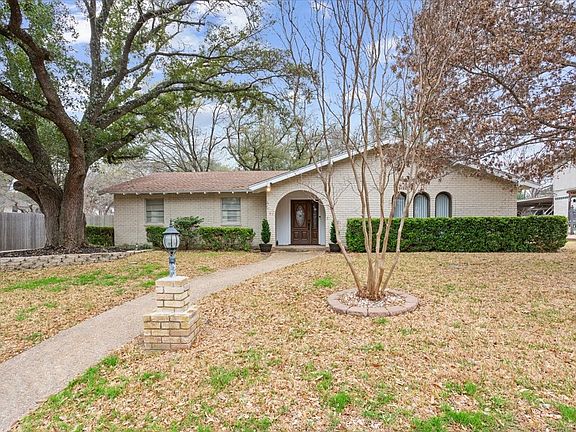4th image of 120 Wooded Crest Dr