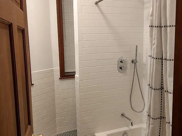 869 N La Salle Dr #2 — Photo 15
