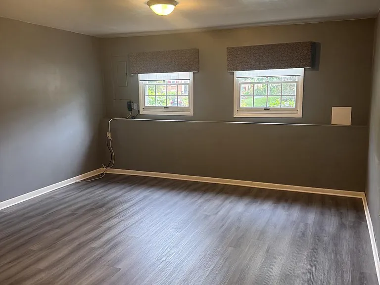 32 Alderman Ct — Photo 27