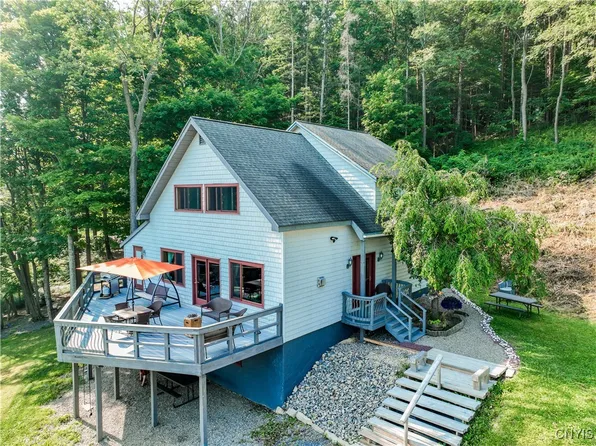 5343 Split Rock Rd, Skaneateles, NY 13152