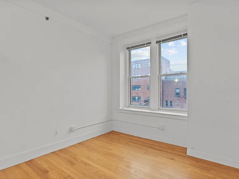133 Mathewson St #302 — Photo 11