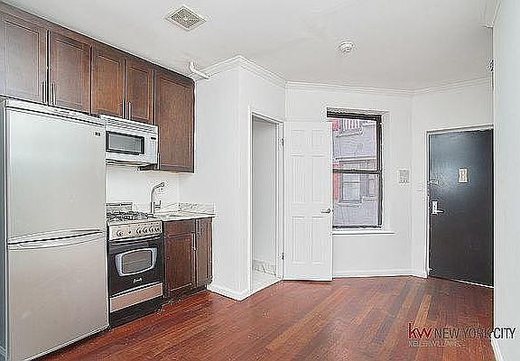 4th image of 508 E 12th St APT 9