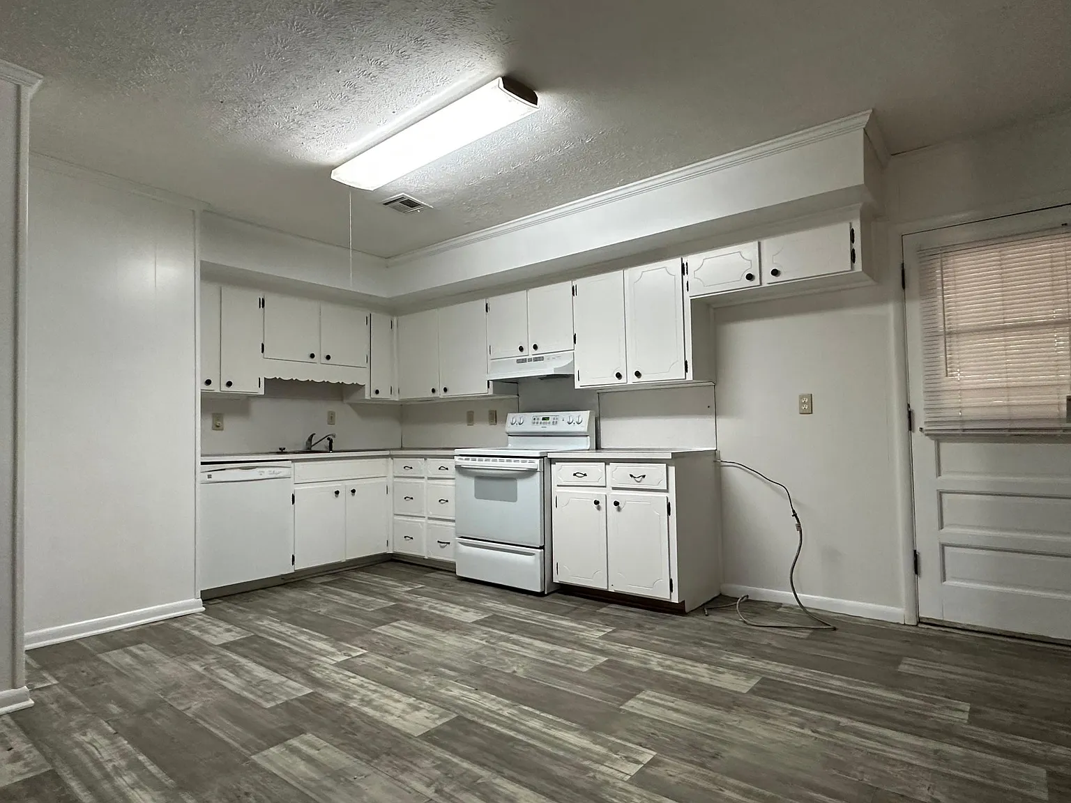 4 bed, 1624 sqft, $1,600 — Photo 4