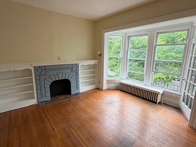 539 Linwood Ave #3 — Photo 2