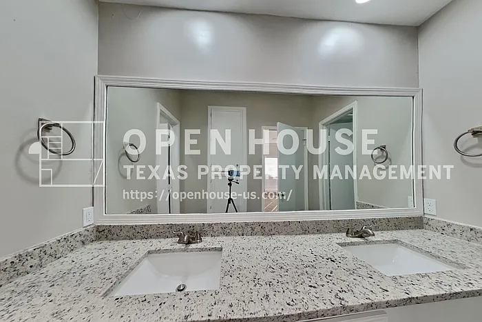 2127 Jamara Ln — Photo 11
