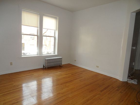 3rd image of 4025 N Greenview Ave APT 8G