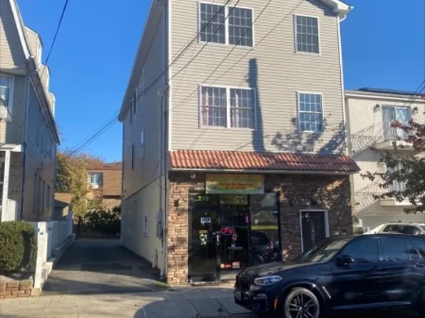 715 Summer St, Elizabeth City, NJ 07202