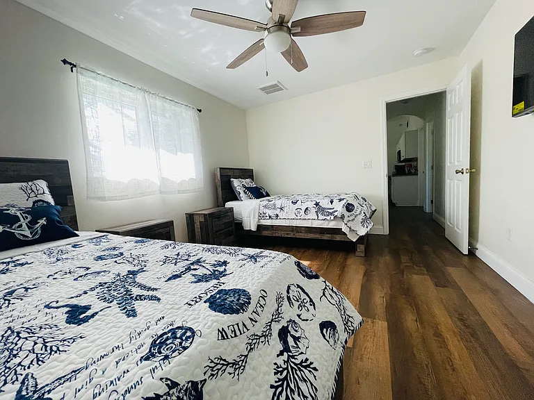 1119 SW 41st Ter — Photo 14