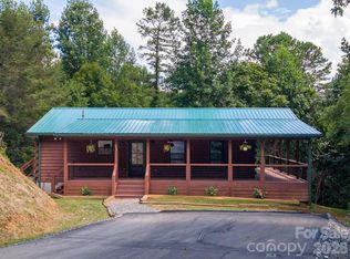 677 Ridgetop Cir, Whittier, NC 28789
