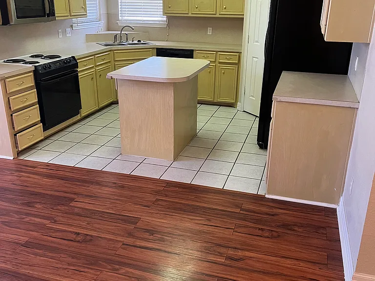410 Justice Ave — Photo 8