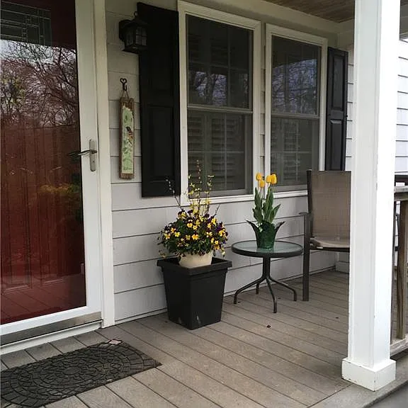 82 Narragansett Ave W — Photo 2