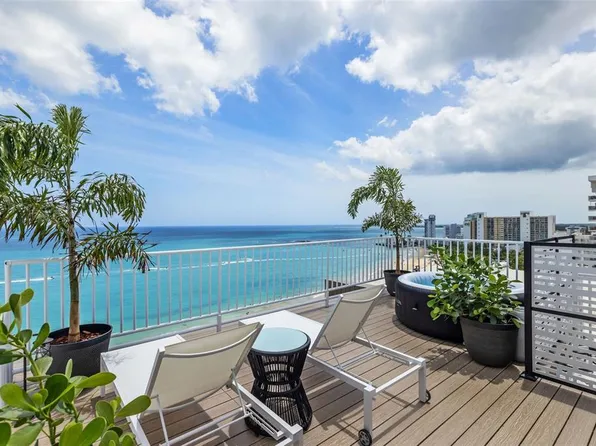 Raquet Club Calle Tartak #Penthouse 4, Carolina, PR 00979